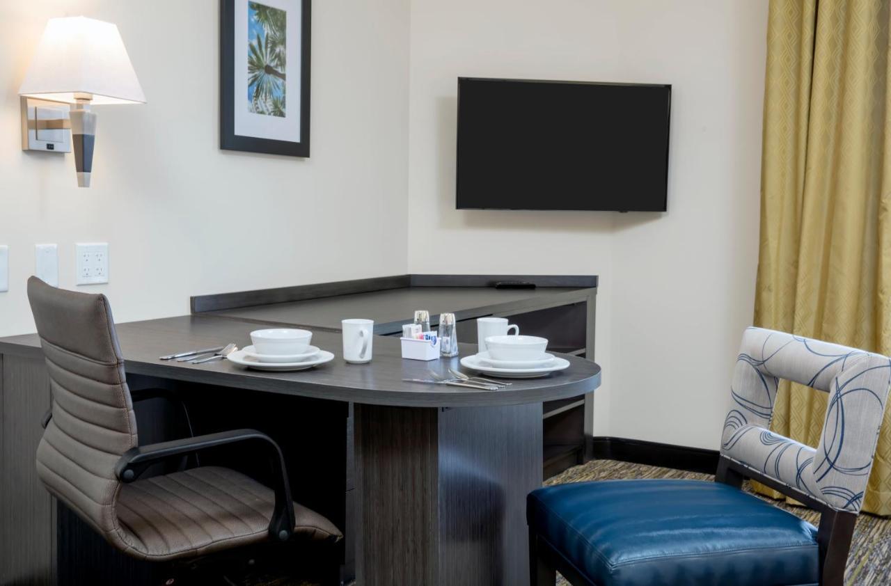 Candlewood Suites - Miami Exec Airport - Kendall By Ihg Country Walk Экстерьер фото
